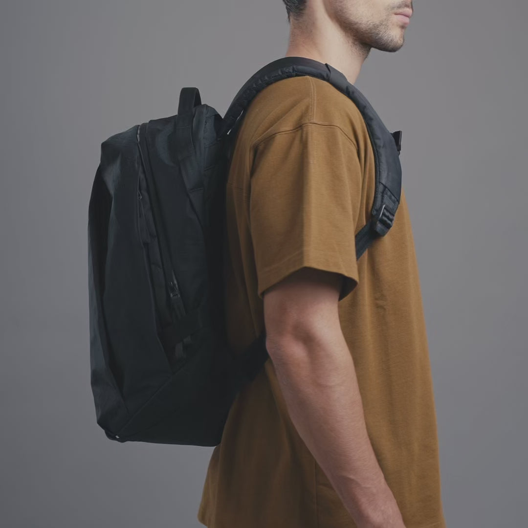 【新品未使用】ABLE CARRY Daily Plus Cordura II Daily Plus | Minimal 21L Backpack for EDC & Travel – Able Carry